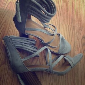 Size 10 Gray Suede zipper in the back Bootie heel